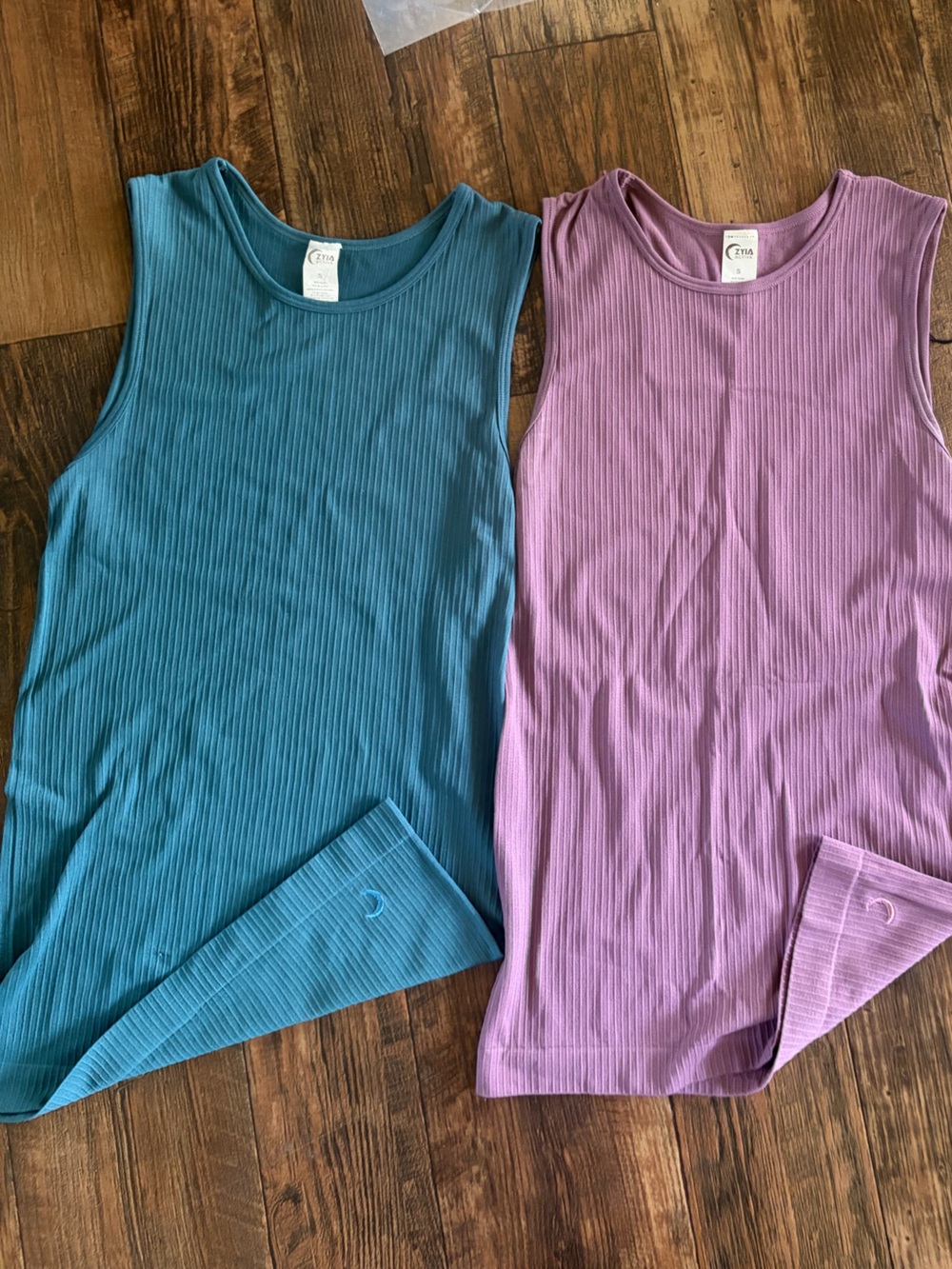 Zyia Active parallel tanks size small 
NWT